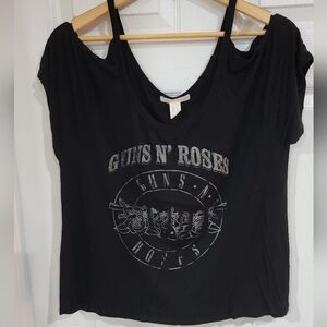 Graphic T with cut-out sleeves